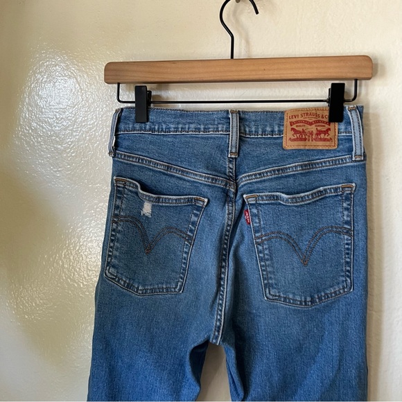 Levi’s | Button Fly Distressed Wedgie Skinny Jeans - Picture 6 of 8